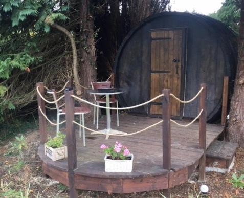 Charming 2-Bed Cabin In Domfront-En-Poiraie Perrou Buitenkant foto